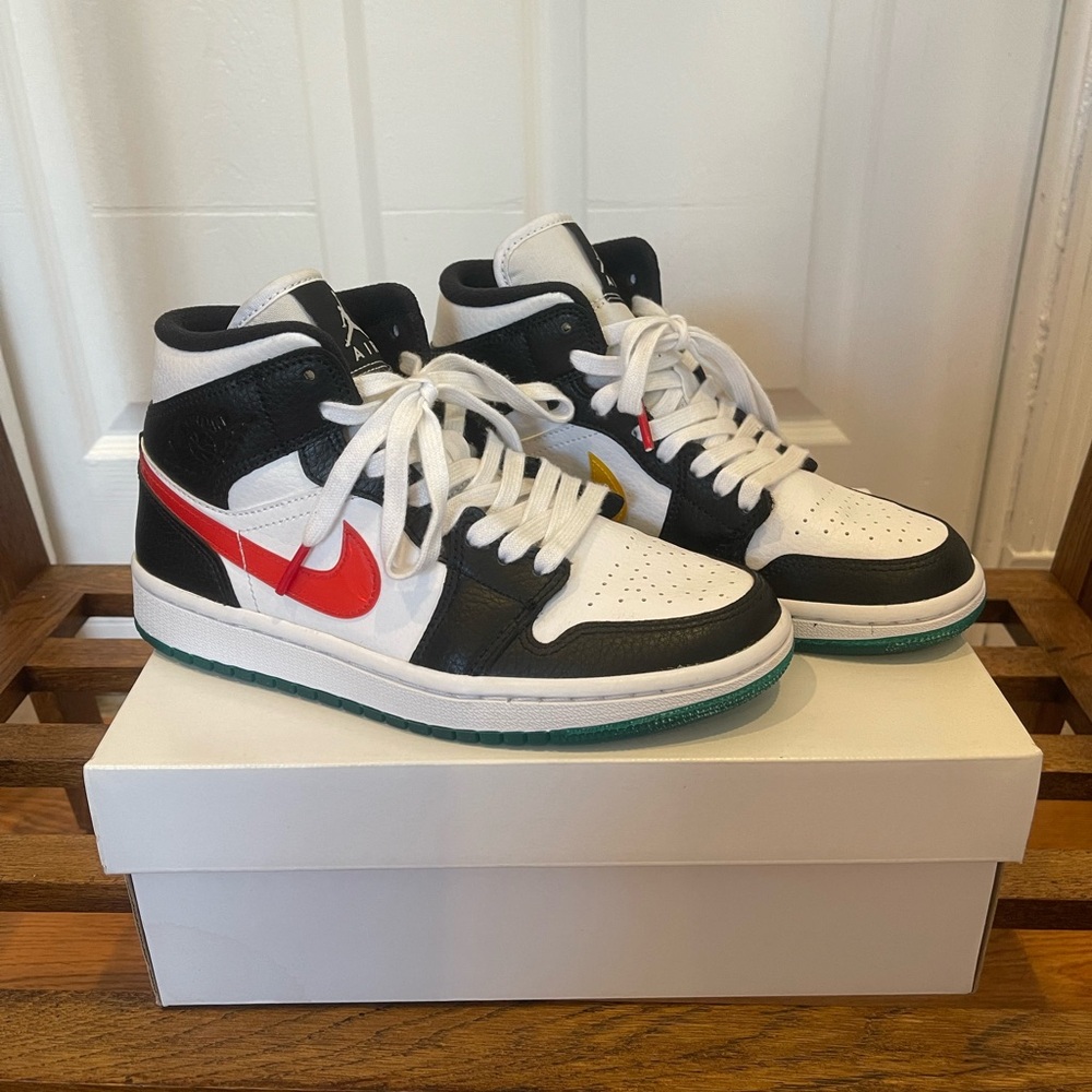 Air Jordan 1 MID “Alternate Swoosh”